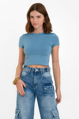 Crop top ajustado cuello redondo manga corta