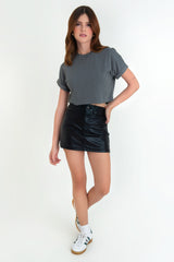 Falda short corto metalizado de fit recto