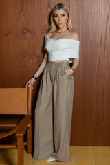 Pantalón con pinzas frontales de fit wide leg