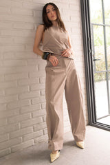 Pantalón wide leg con costuras trabillas decorativas