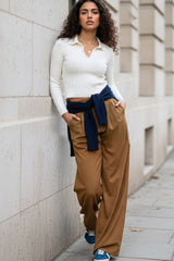 Pantalón wide leg fit pinzas frontales