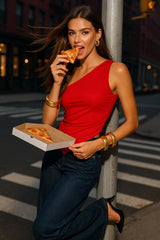 Top ajustado Charli hombro descubierto