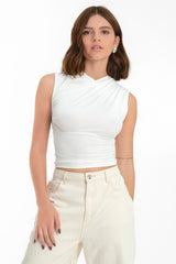 Top Mia cuello fluido con plisados