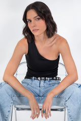 Top asimétrico un hombro plisado lateral