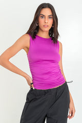 Top de fit ajustado sin mangas plisados en hombros