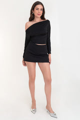 Top de manga larga seguida escote diagonal