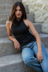 Top halter fit ajustado asimétrico