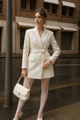 Vestido blazer corto cruzado con cinturón