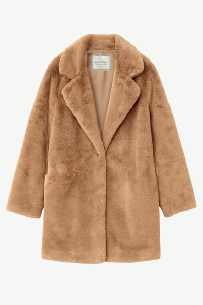 Abrigo largo abierto de fit recto, con solapa, manga larga y bolsillos frontales.