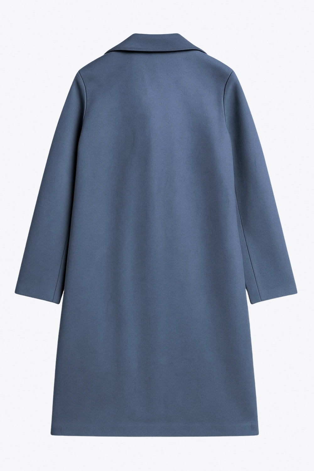 Abrigo abierto de gamuza, fit recto, con solapa, manga larga y bolsillos delanteros ocultos.