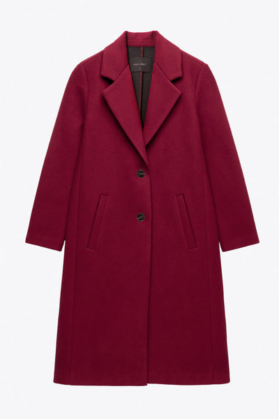 Abrigo largo de fit recto, manga larga, con solapa, bolsillos con vivos delanteros. Cierre frontal con cruce de botones en contraste.