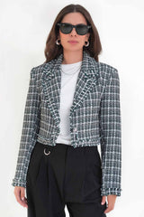 Blazer corto de bouclé con solapa