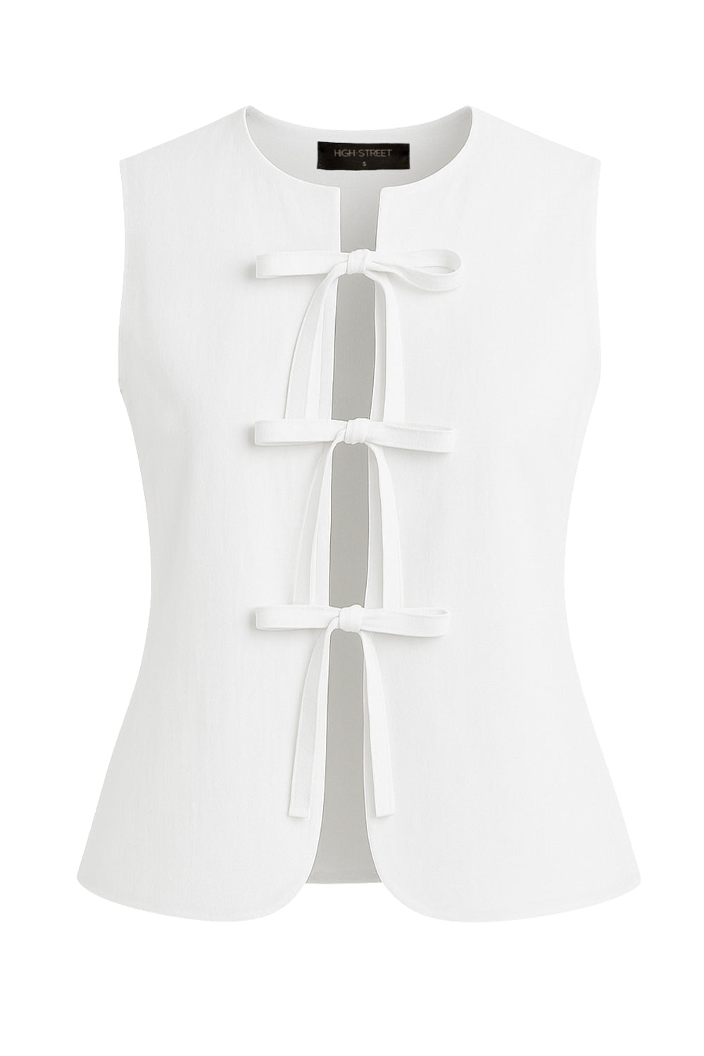 Blusa de fit ajustado, cuello redondo, sin mangas y cierre frontal con lazos amarrables. Detalle de bajo curveado frontal.