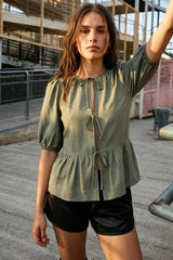 Sleeveless mandarin collar top