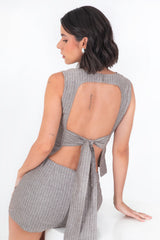 Blusa de rayas sin mangas con cut out espalda