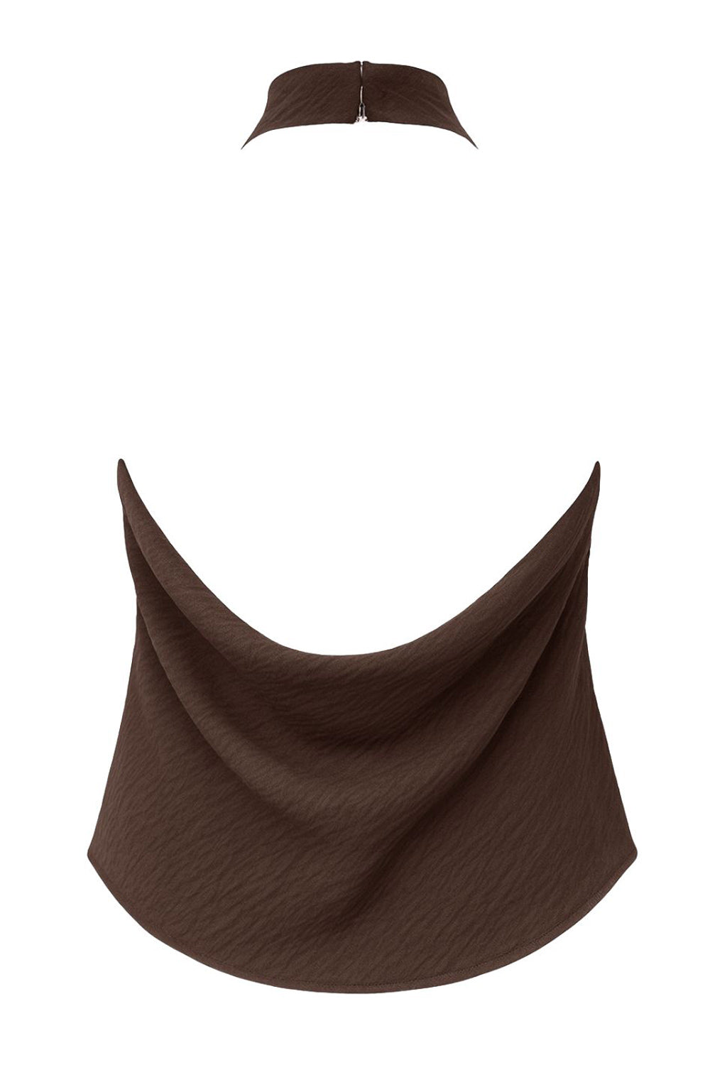 Blusa de cuello halter con escote fluido, sin mangas, escote en espalda, cierre posterior con botón y ojal.