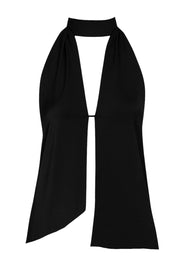 Blusa fluida de cuello alto halter, sin mangas, bajo asimétrico, escote frontal y en espalda.