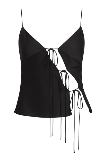 Blusa satinada de tirantes delgados ajustables, fit fluido, escote v con abertura frontal en diagonal, cut outs y lazos amarrables.