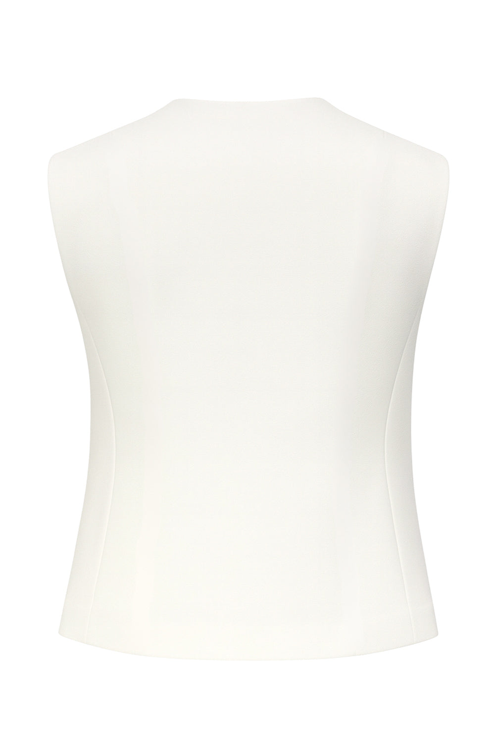 Chaleco asimétrico de recto, escote v, vivos decorativos delanteros y cierre frontal con hilera de botones en diagonal. Detalle de bajo asimétrico.