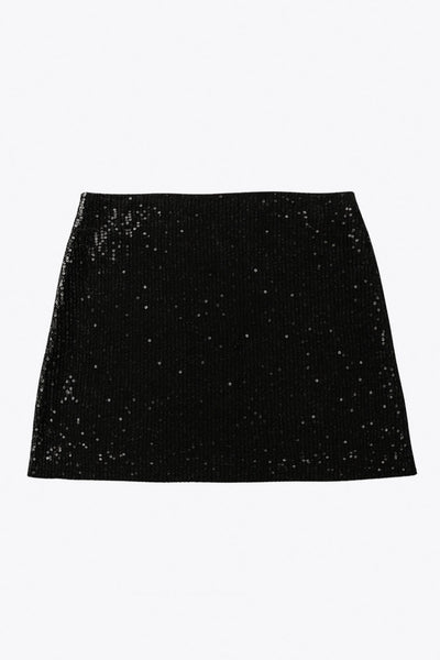 Falda corta de lentejuelas, fit ajustado y cintura alta elástica.