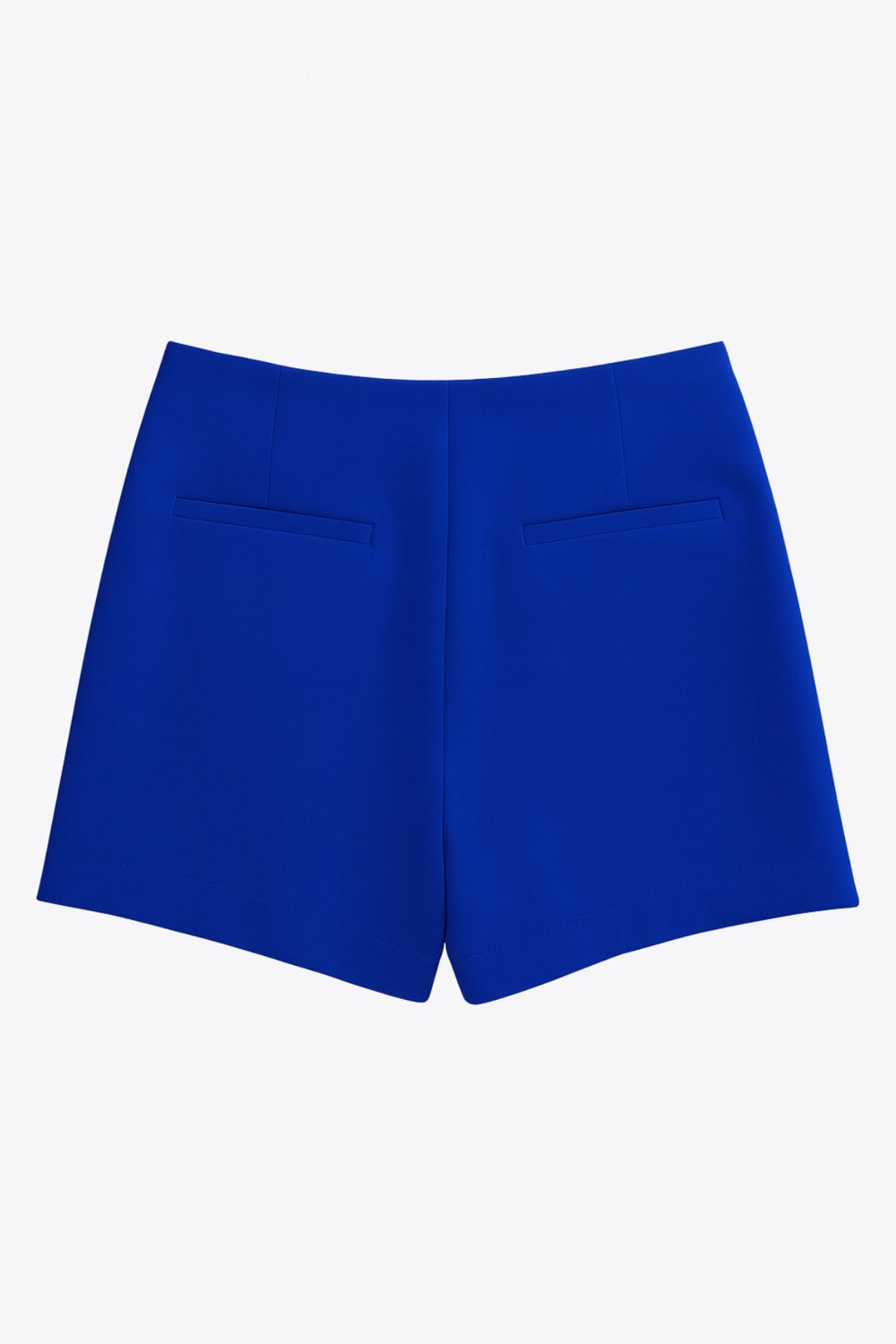 Falda short corto de fit ajustado, cintura alta, cruce frontal con nudo y plisados decorativos frontales. Cierre posterior con cremallera oculta.