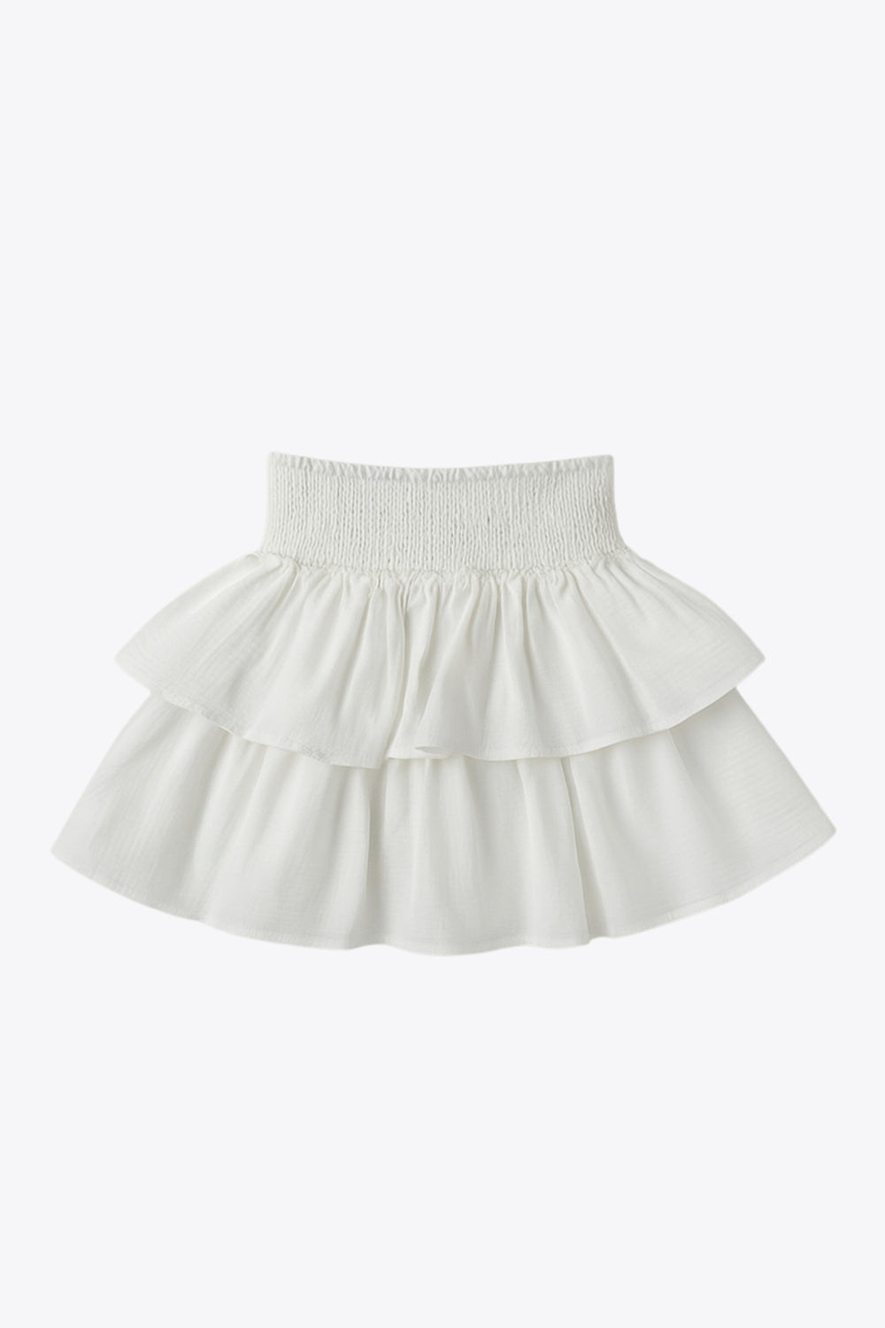 Falda short de corte en a, cintura alta elástica con pretina fruncida y capas de olanes en bajo.