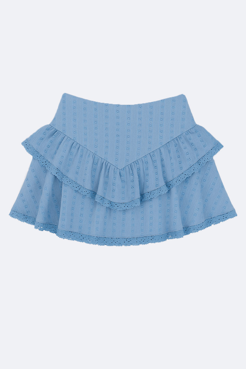 Falda short corto de cintura alta con pretina v frontal, corte en a, capas de olanes en bajo con encaje decorativo en borde y cierre posterior con cremallera oculta.