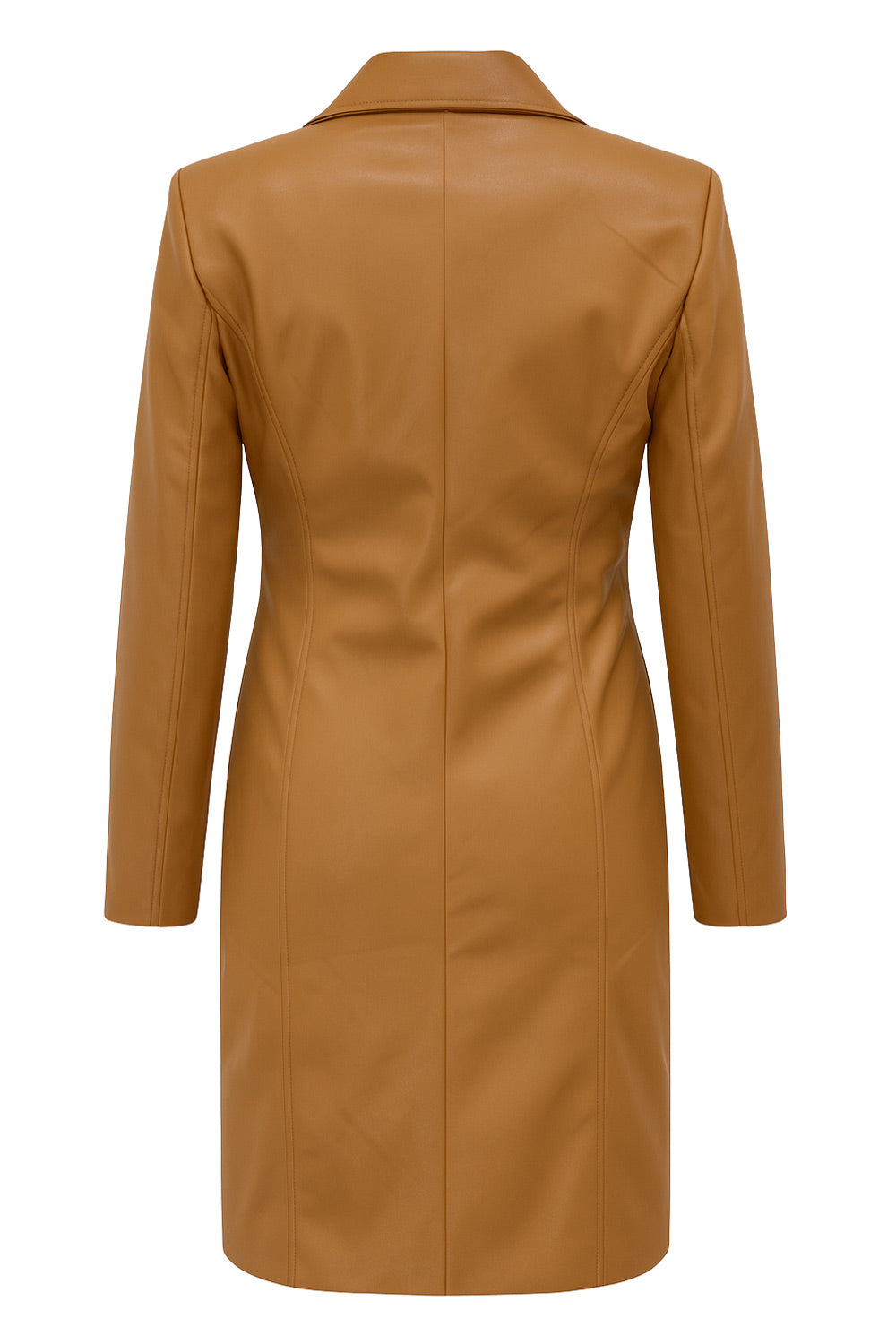 Abrigo largo de efecto piel, fit recto, con hombreras y solapa, bolsillos delanteros con cartera y manga larga. Cierre frontal con cruce de botones en contraste.