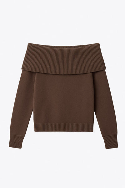 Jersey corto canalé de fit ajustado, hombros descubiertos con doblez en borde, manga larga y detalle de rib en bordes.