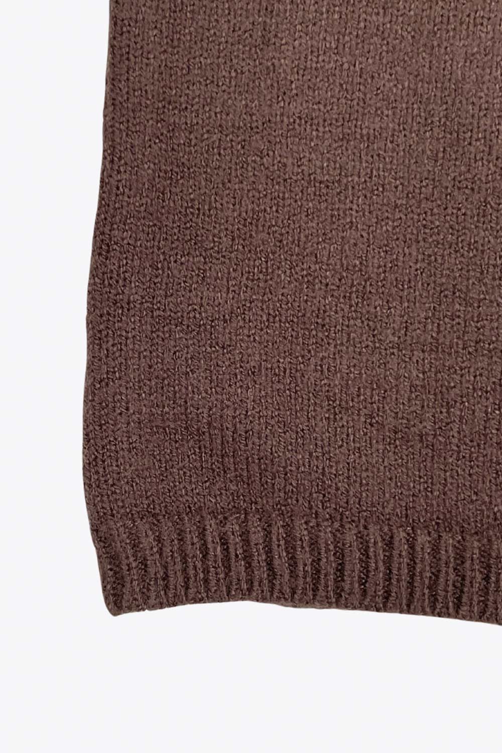 Jersey corto canalé de fit ajustado, hombros descubiertos con doblez en borde, manga larga y detalle de rib en bordes.