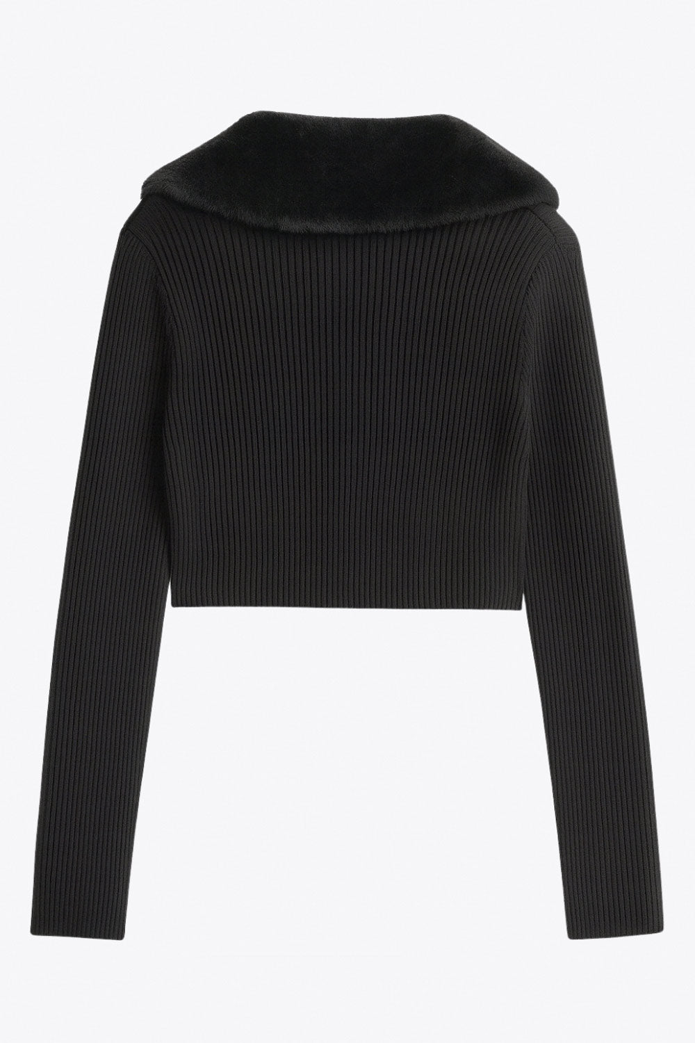 Jersey corto canalé de fit recto, manga larga, cuello v con solapa desmontable de efecto pelo y cierre frontal lazo amarrable.