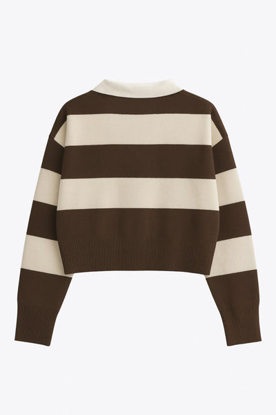 Jersey corto de punto, estampado rayas, fit recto, manga larga con rib en puño y escote v con cuello polo en contraste.