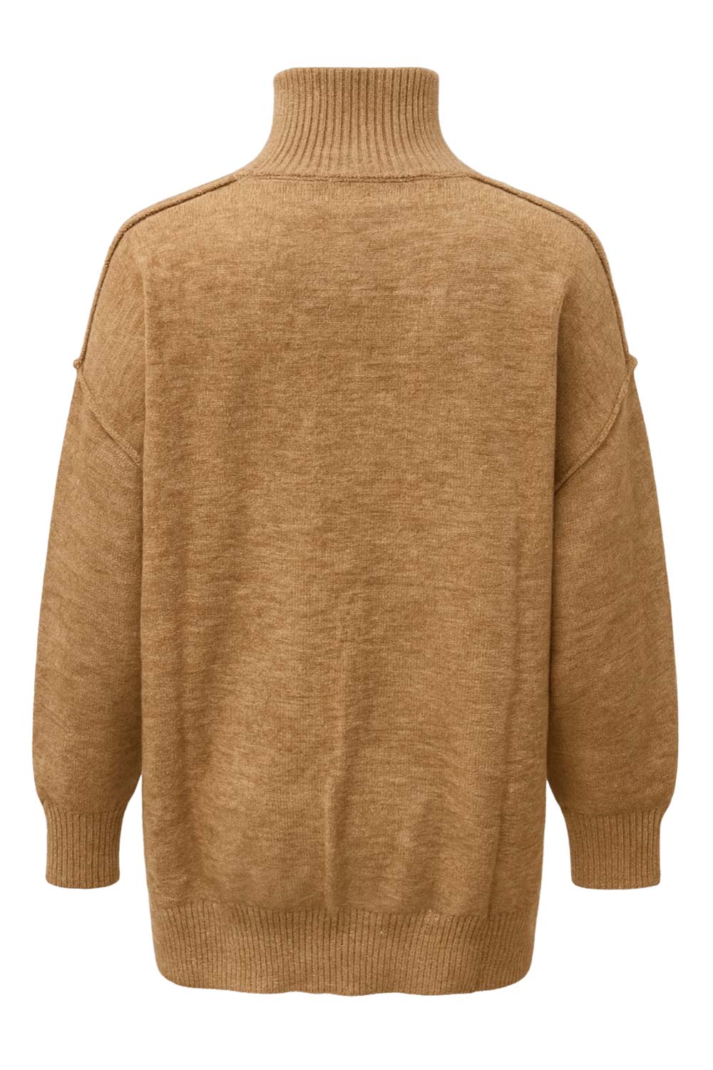 Jersey de punto, fit oversized, cuello alto con rib, manga larga amplia con hombro caído, rib en bajo y puños. Detalle de costuras decorativas.