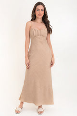 Maxi vestido de fit recto cut out espalda