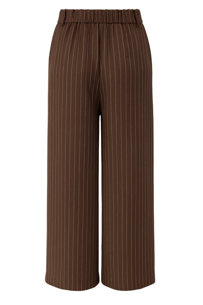 Pantalón de lino, estampado rayas, fit palazzo, cintura alta con pretina elástica posterior, trabillas, bolsillos delanteros y pinzas frontales. Cierre frontal con botón y cremallera oculta.