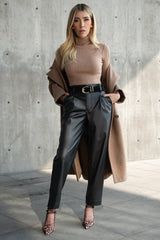 Pantalón de efecto piel fit recto con pinzas