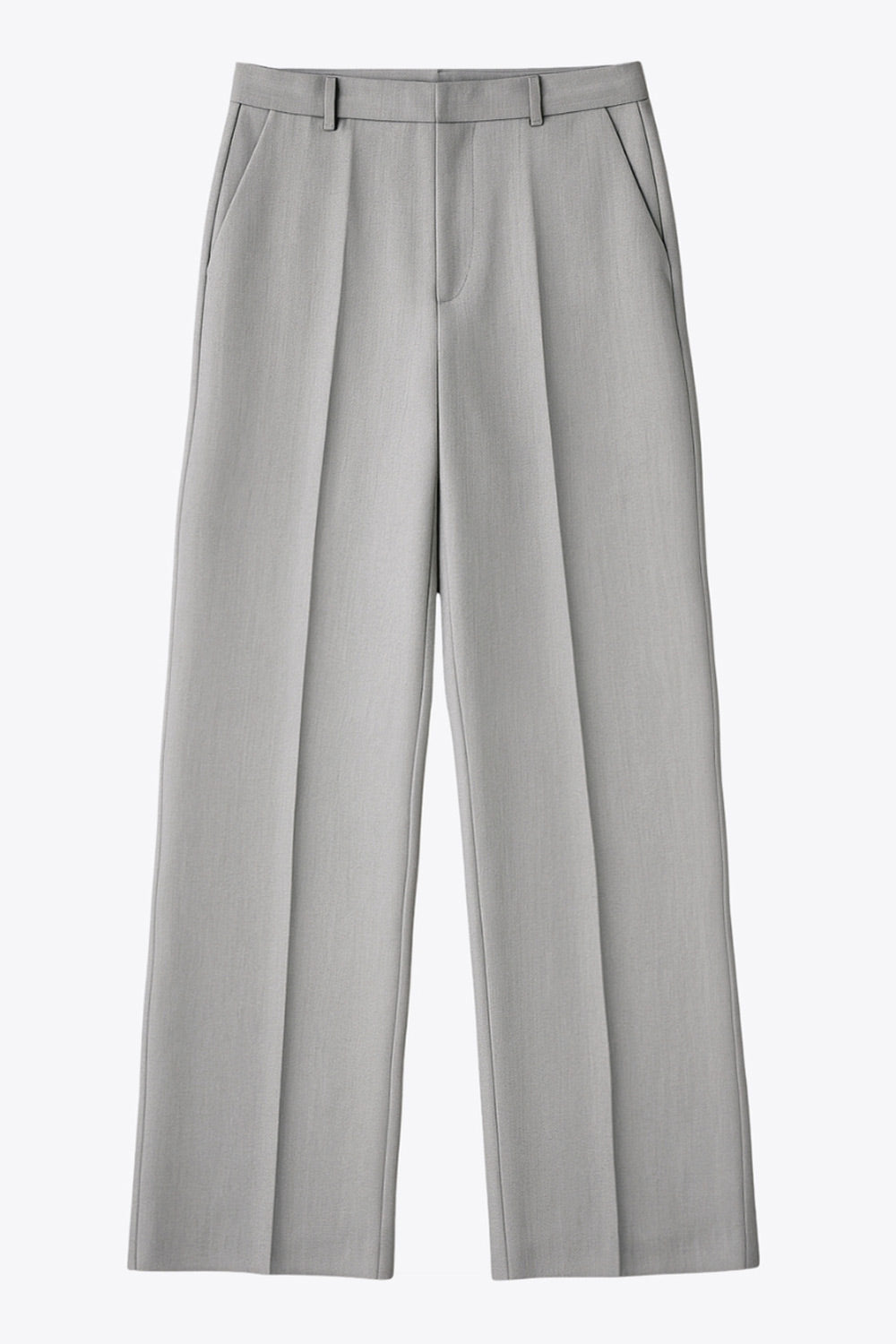 Pantalón de fit recto, cintura alta con pretina y trabillas, bolsillos delanteros y posteriores decorativos con cartera, raya frontal, cierre con broche y cremallera ocultos.