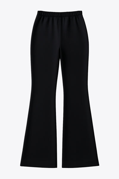 Pantalón ajustado de fit flare, cintura alta con pretina elástica y detalle de raya frontal.