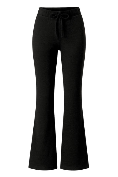 Pantalón de punto, fit flare, cintura media con pretina elástica y jareta frontal ajustable.