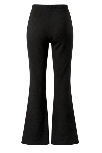 Pantalón de punto, fit flare, cintura media con pretina elástica y jareta frontal ajustable.