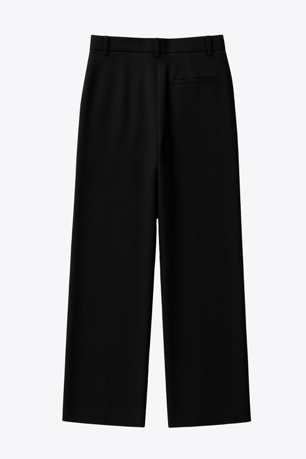 Pantalón de fit wide leg, cintura alta con pretina y trabillas, pinzas frontales, bolsillos delanteros y vivo decorativo posterior. Cierre con botón y cremallera oculta.