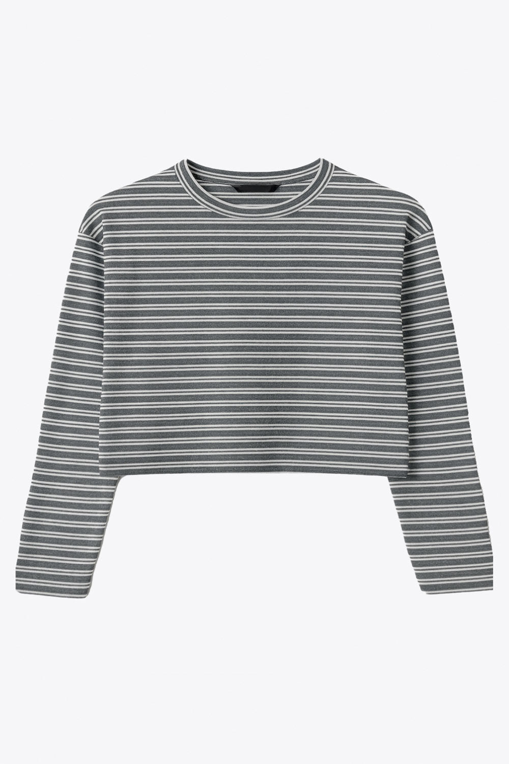 Jersey corto de fit ligeramente oversized, cuello redondo con rib y manga larga con hombro caído.