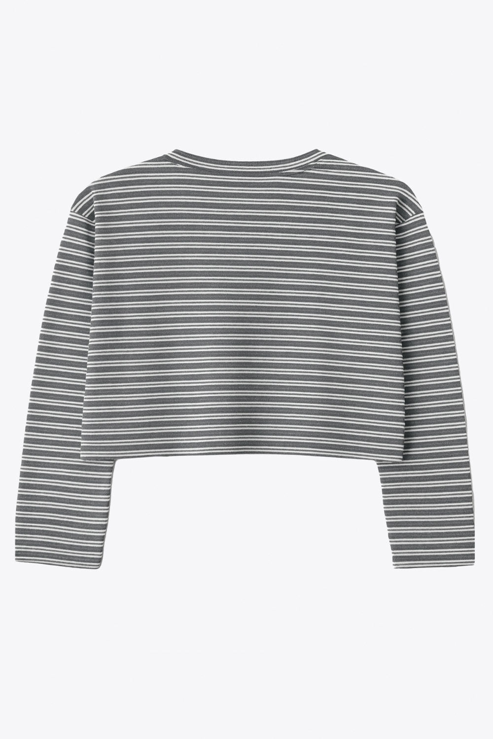 Jersey corto de fit ligeramente oversized, cuello redondo con rib y manga larga con hombro caído.