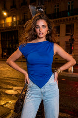 Top ajustado Charli hombro descubierto