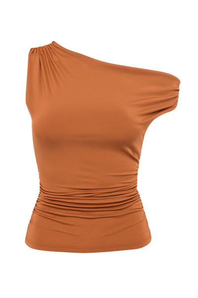 Top ajustado asimétrico de escote diagonal, una manga corta seguida con hombro descubierto, plisados en hombros y costados.