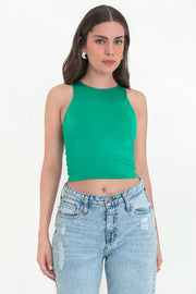 Top básico satinado de fit ajustado, sin mangas y cuello redondo.