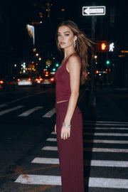 Top básico de fit ajustado, sin mangas y escote cuadrado.