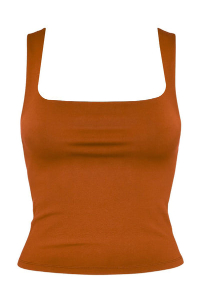 Top básico de fit ajustado, sin mangas y escote cuadrado.