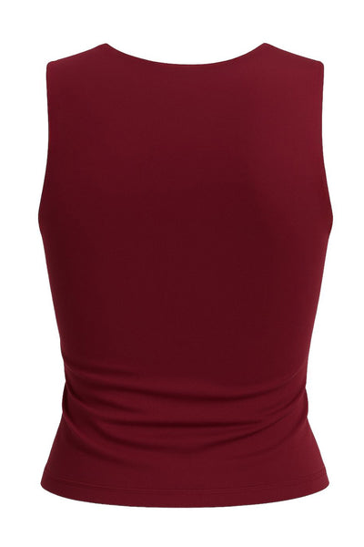 Top básico de fit ajustado, sin mangas y escote cuadrado.