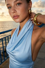 Top Bea halter con escote fluido
